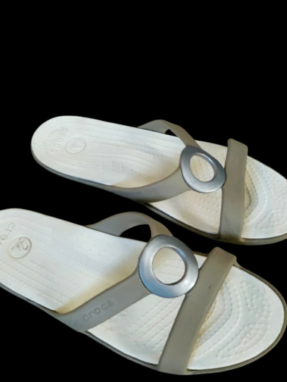 Crocs Sanrah Circle Slide Sandals Resortwear Comfort Beige Metallic